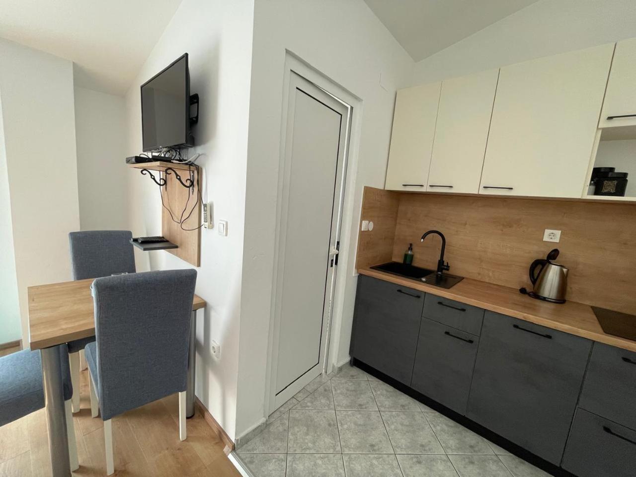 Apartman Suzana Sindija 비빈제 외부 사진